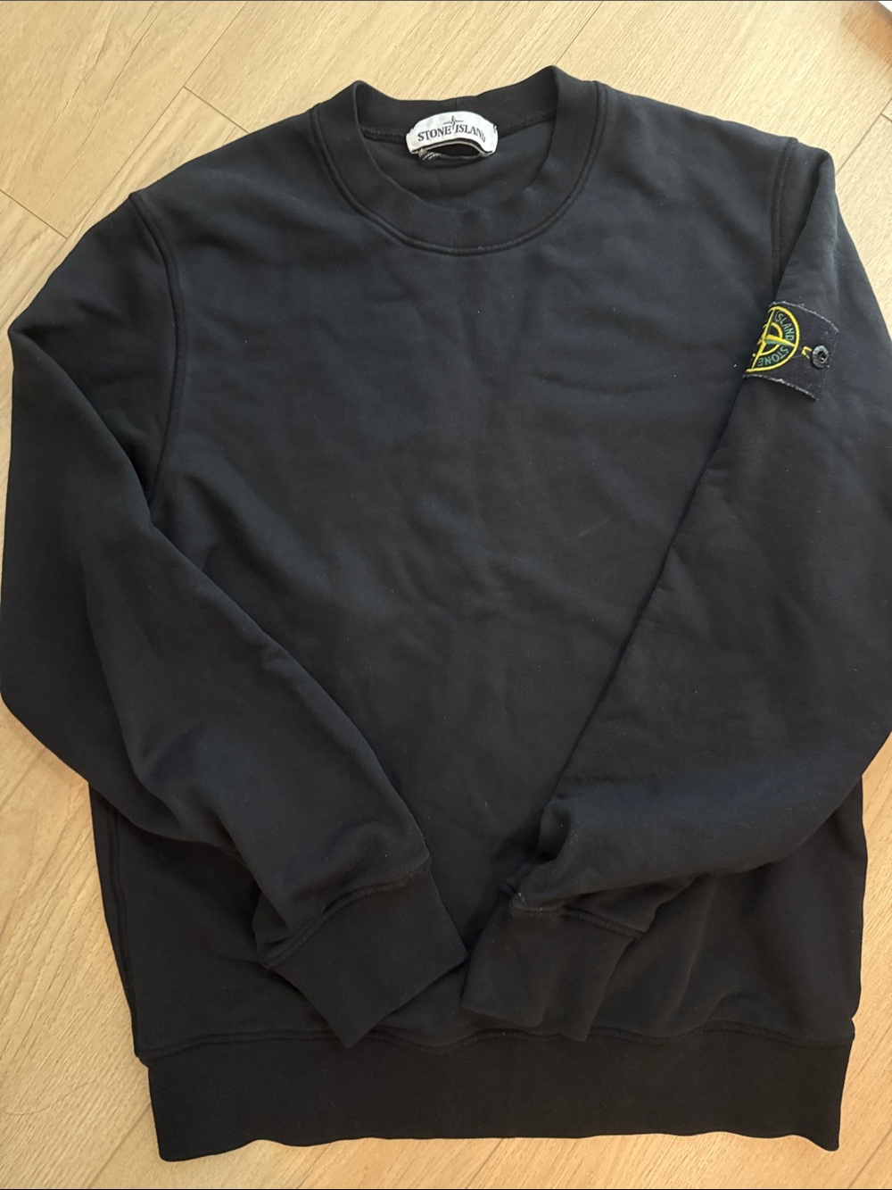 Stone Island black crewneck sweater size M